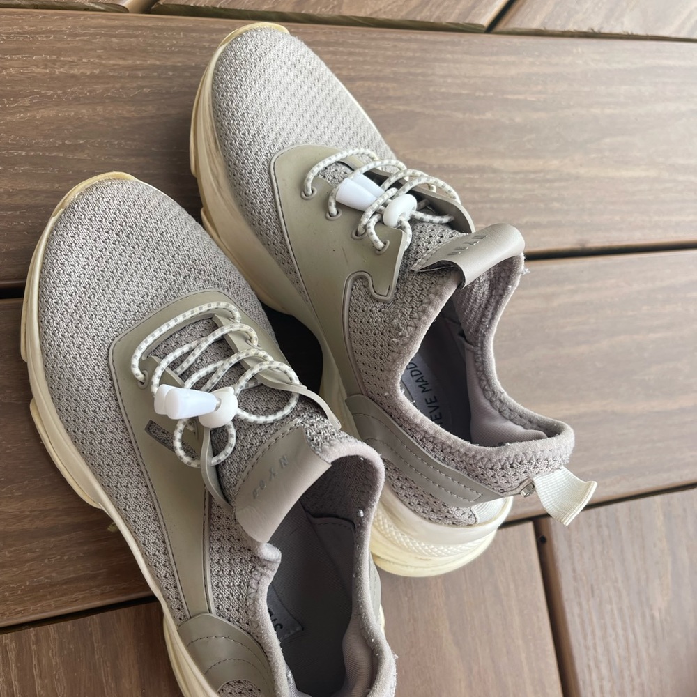 Steve Madden Tennis Shoes Gem